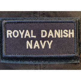 Royal Danish Navy (Delt) ærmemærke, hvid/marineblå på velcro
