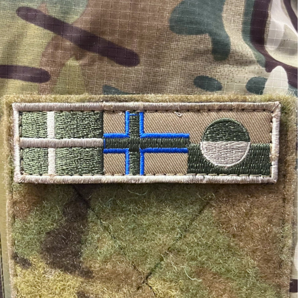 Flags of the Danish The Commonwealth (9 x 2,8 cm), field