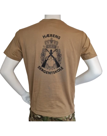 LANCER T-shirt i MTS-Khaki, m. Hærens Sergentskoles enhedsmærke trykt på brystet